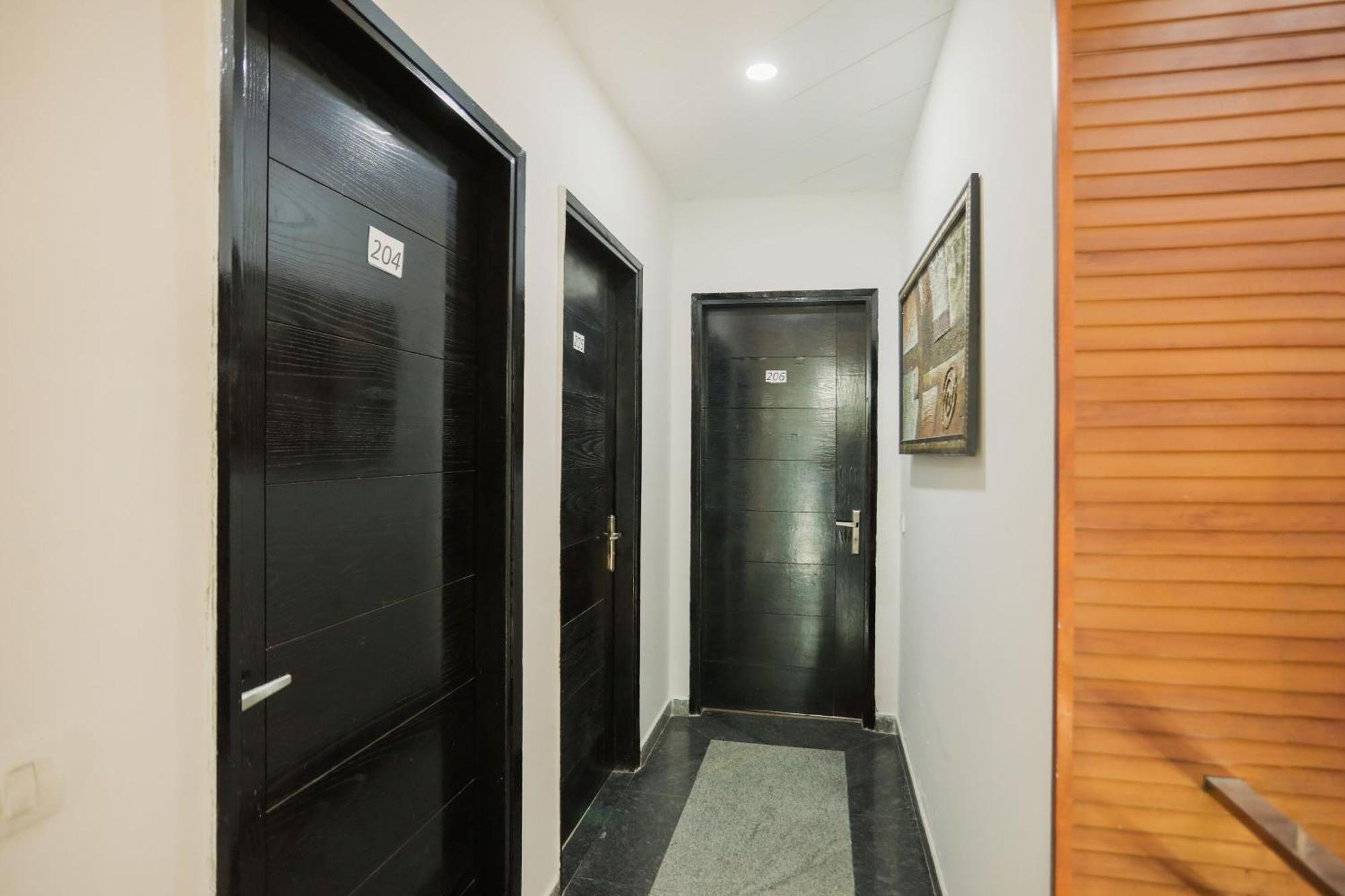 Hotel O Kanishk Inn Gurgaon Exterior photo