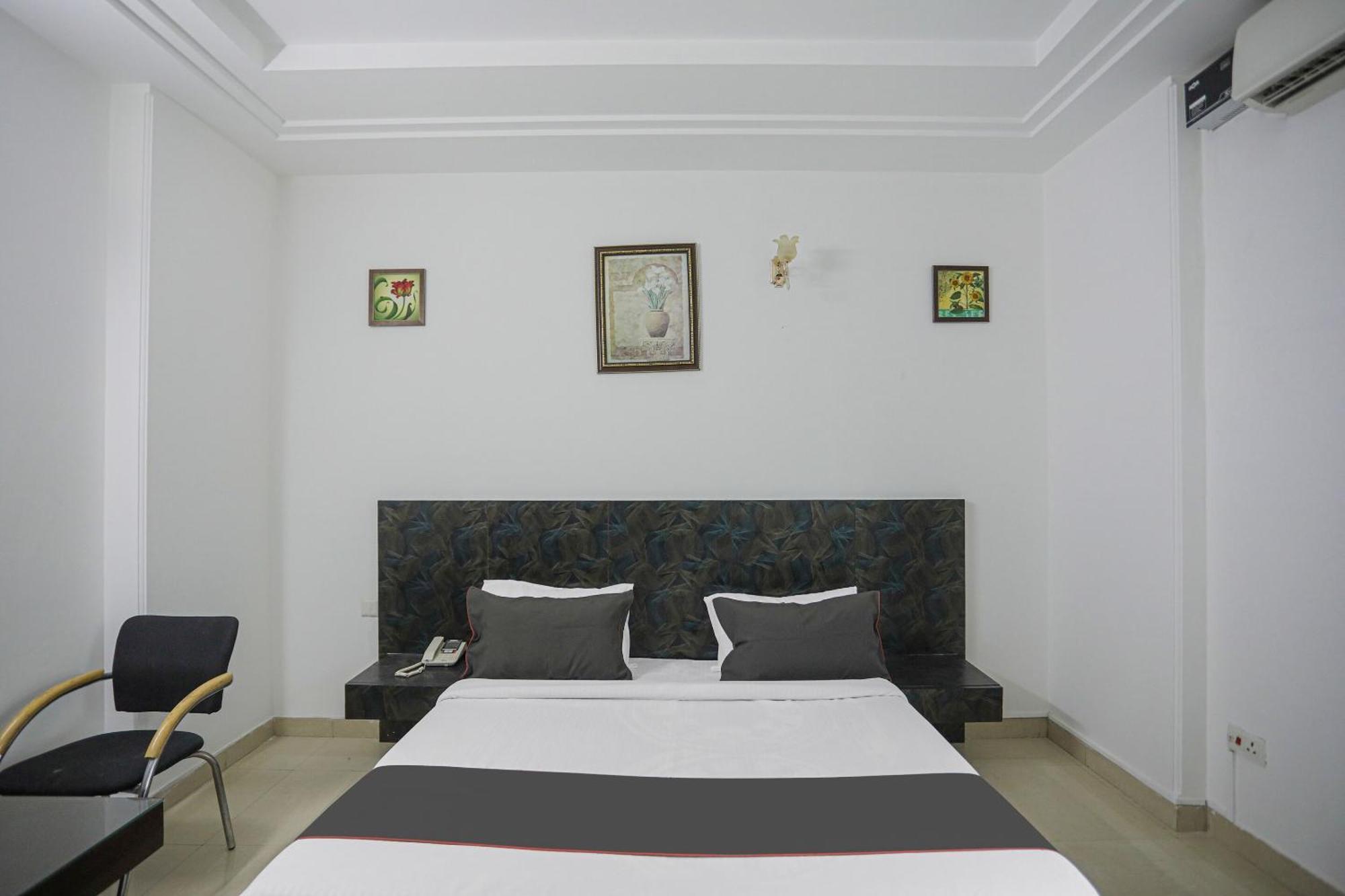 Hotel O Kanishk Inn Gurgaon Exterior photo