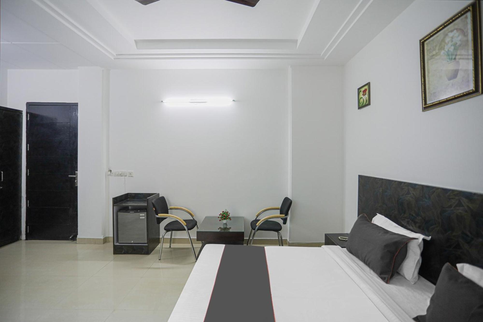 Hotel O Kanishk Inn Gurgaon Exterior photo